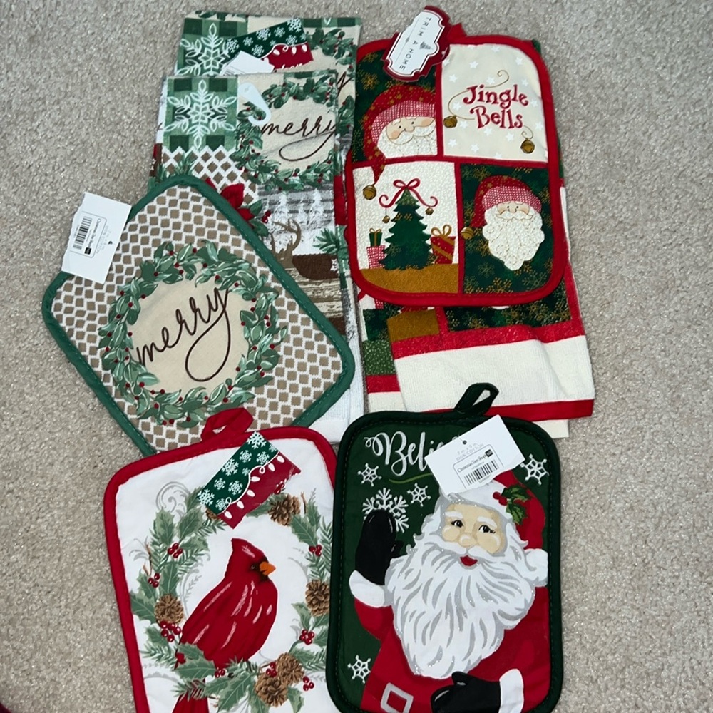 Bundle Christmas Kitchen Towels & Potholders - NWT